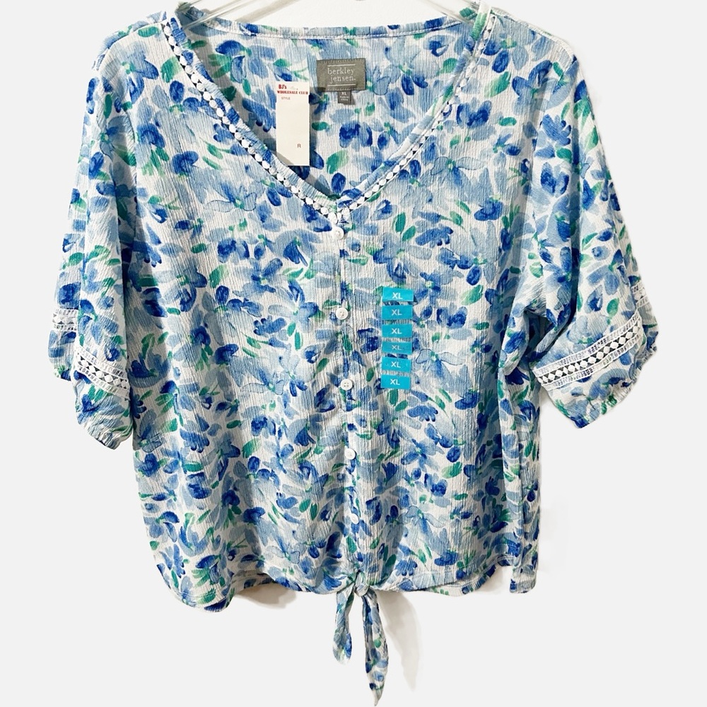 NWT Berkley Jensen Lightweight Short Sleeve Floral Blouse Front Tie Detail Lace